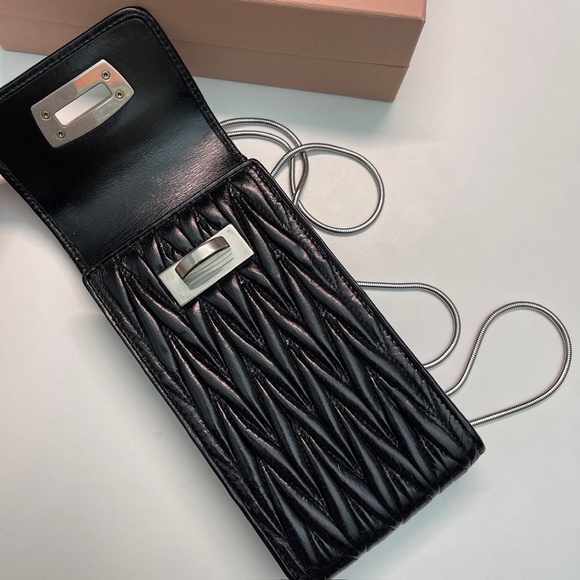 MIU MIU black Matelasse Pattina leather crossbody shoulder phone bag w/box - Picture 8 of 12